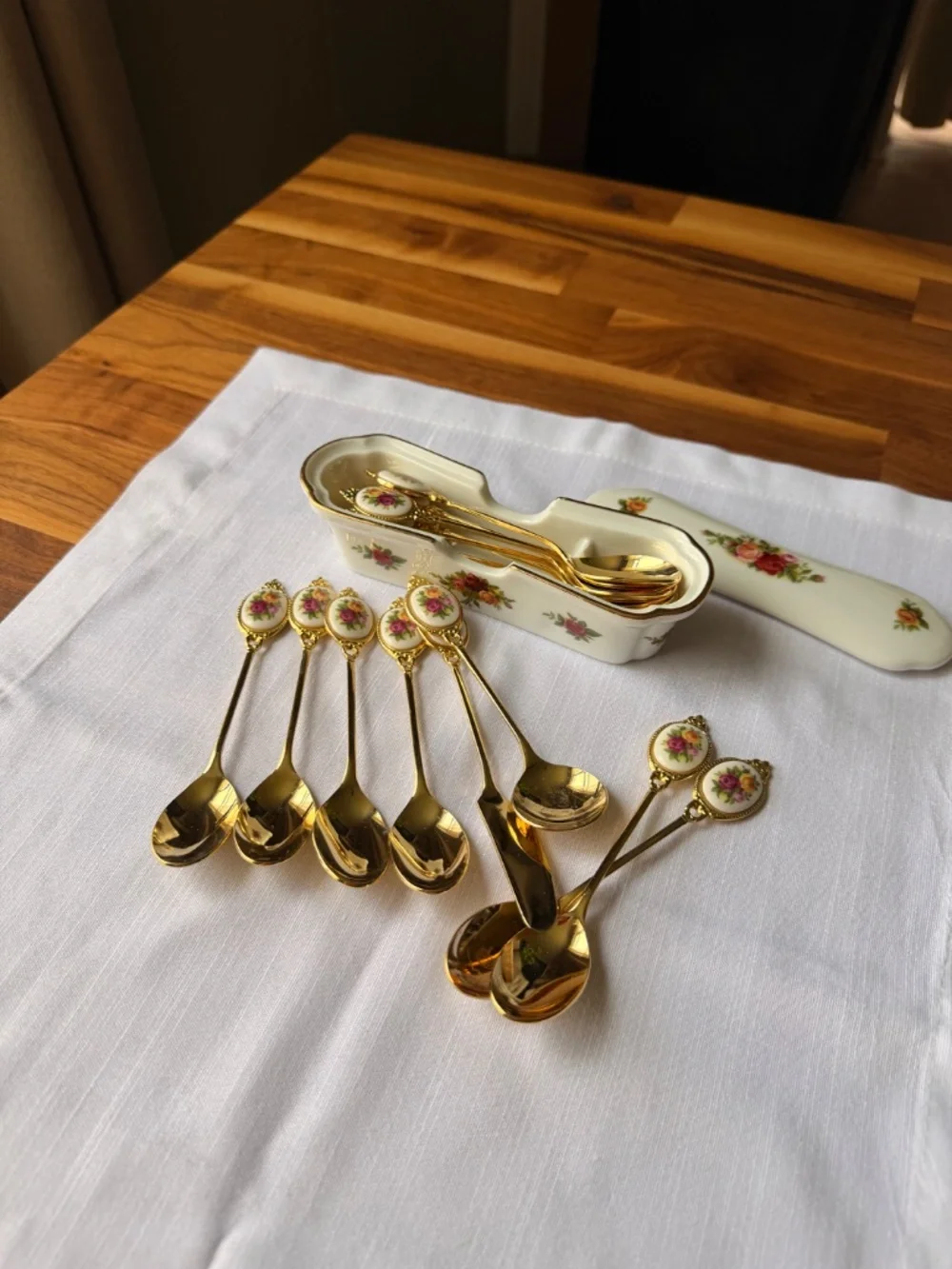 Vintage Gold Tone 14pc Tea Spoon Set in Old Country Roses Style with Caddy